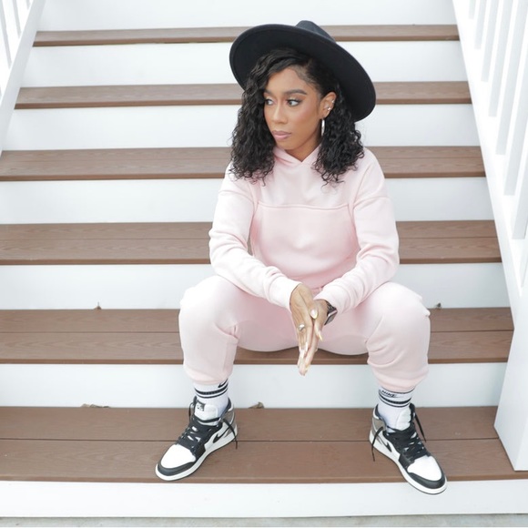 I Found You | Sweatsuit - Picture 9 of 9